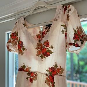 TopShop Floral Mini Dress with Cap Sleeves; Size 6